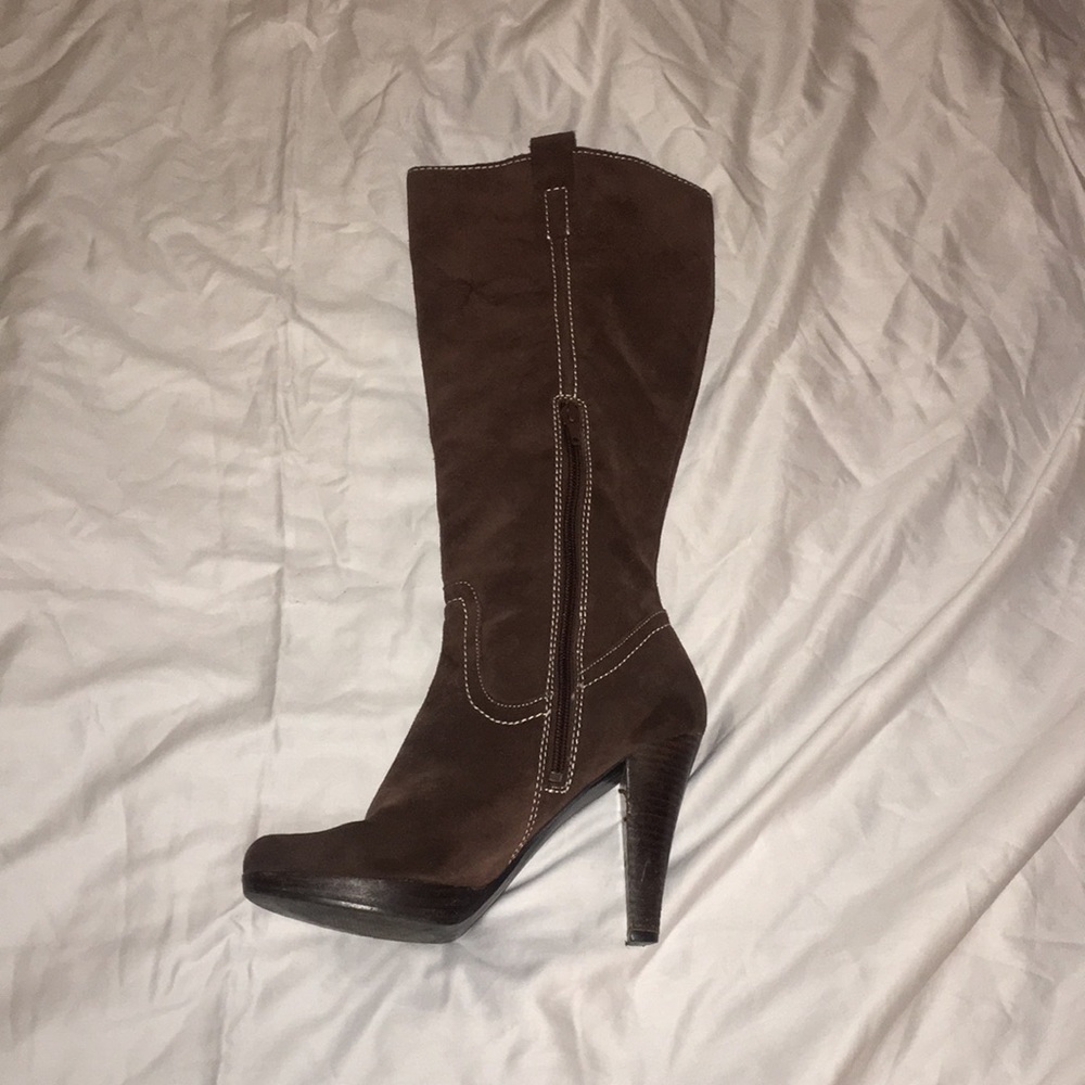 Boots - Picture 3 of 3